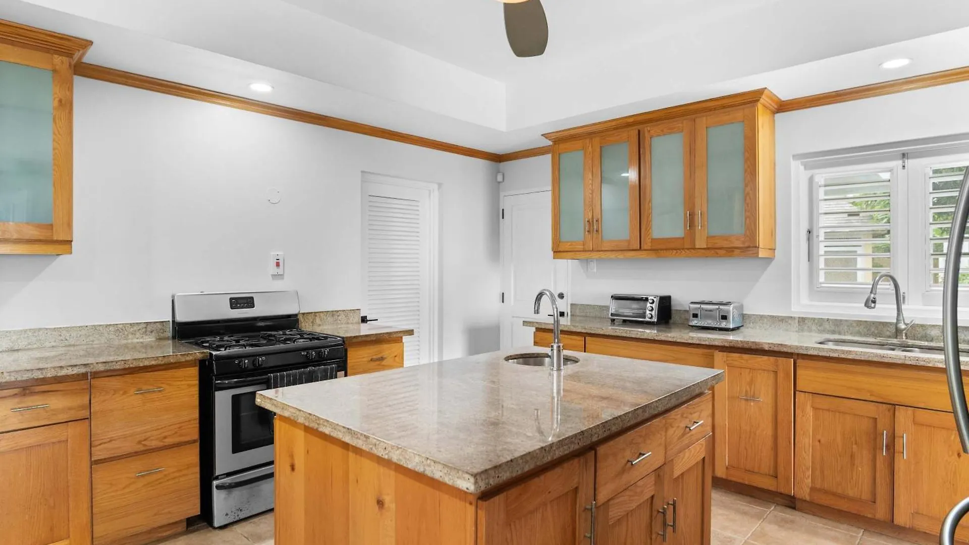 Hospitality Expert Greens 4Br Pool Beach Montego Bay Vila